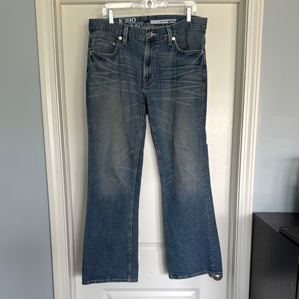 DKNY light wash Denim Jeans size 34x32